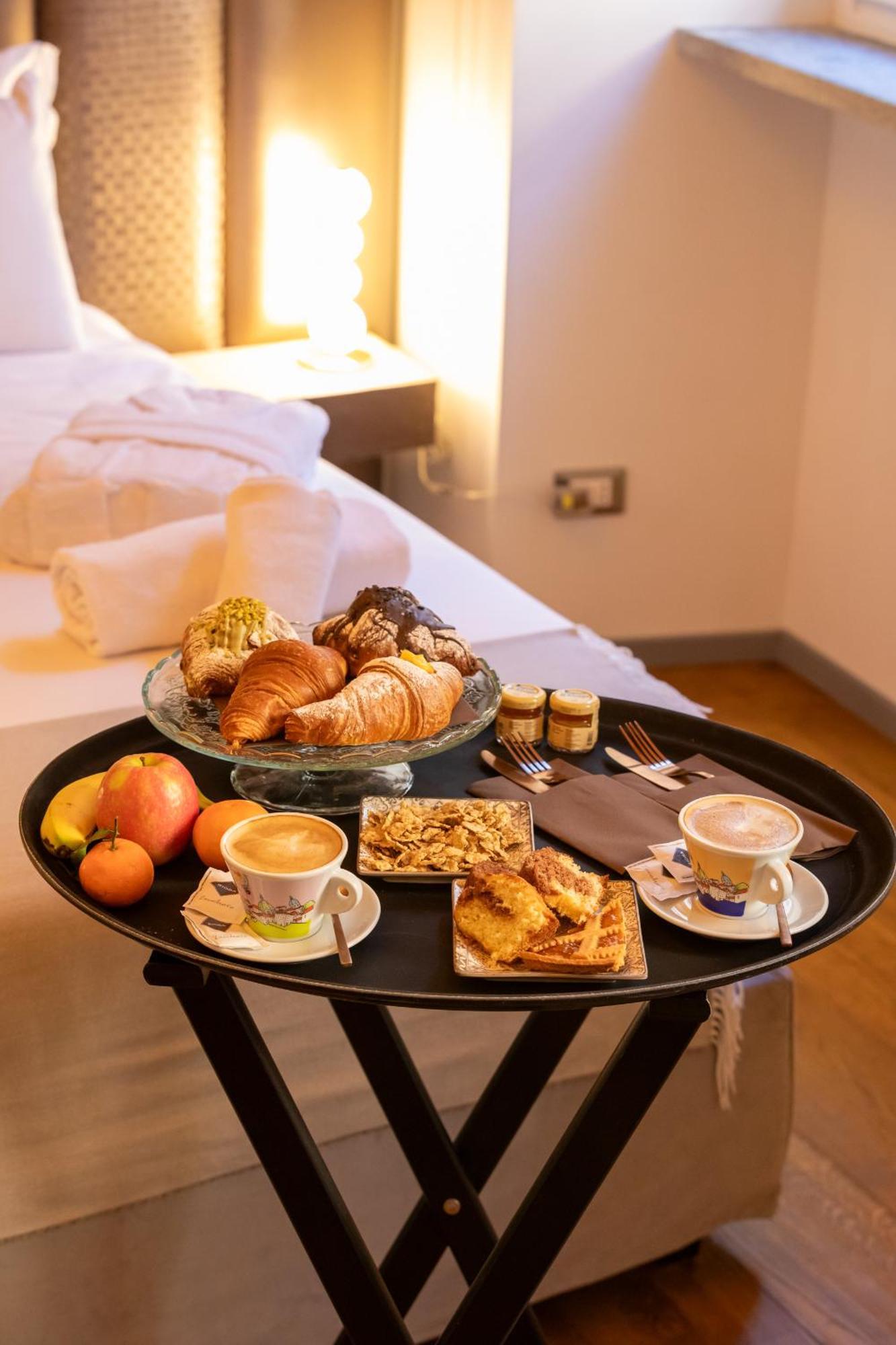 Fontana Di Trevi Roma Luxury Suite Екстериор снимка