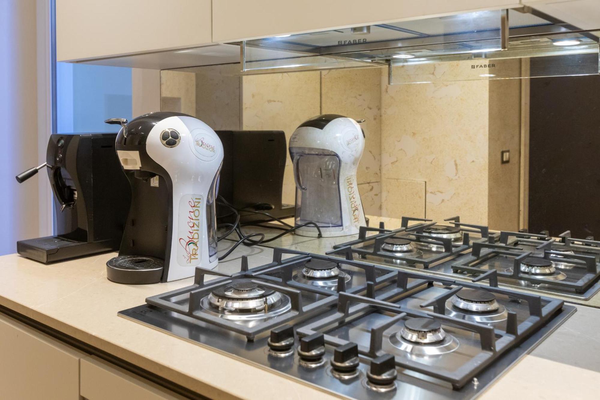 Fontana Di Trevi Roma Luxury Suite Екстериор снимка